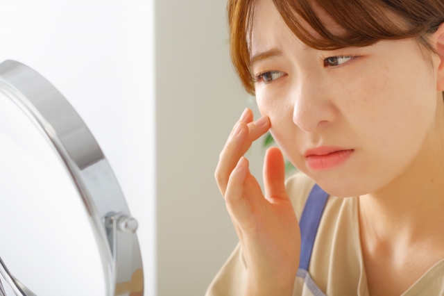 これってニキビ？いぼ？もしかしたら脂腺増殖症の可能性も